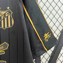 Camisa Santos Edição Especial Charlie Brown Preta 24/25 - Versão Torcedor